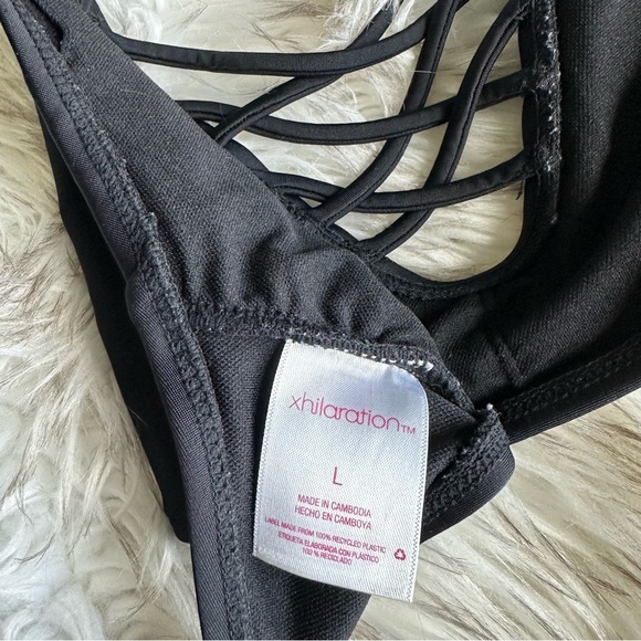 Black swim suit tops - Picture 3 of 3